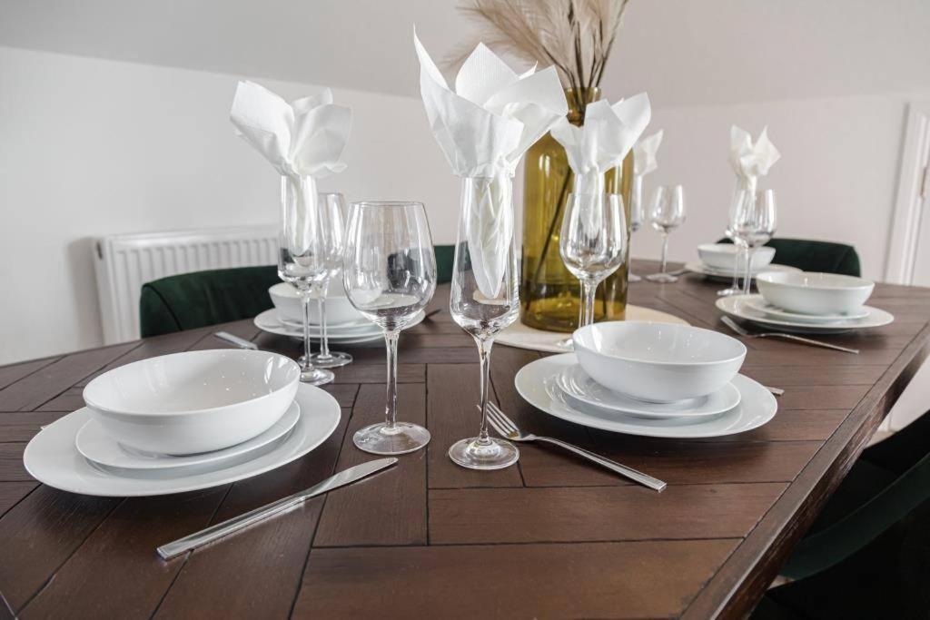 Bournecoast - Stylish Flat With Balcony - Sea Views - 10 Min Walk To Beach - Parking - Wifi - Fm8407 ボーンマス エクステリア 写真