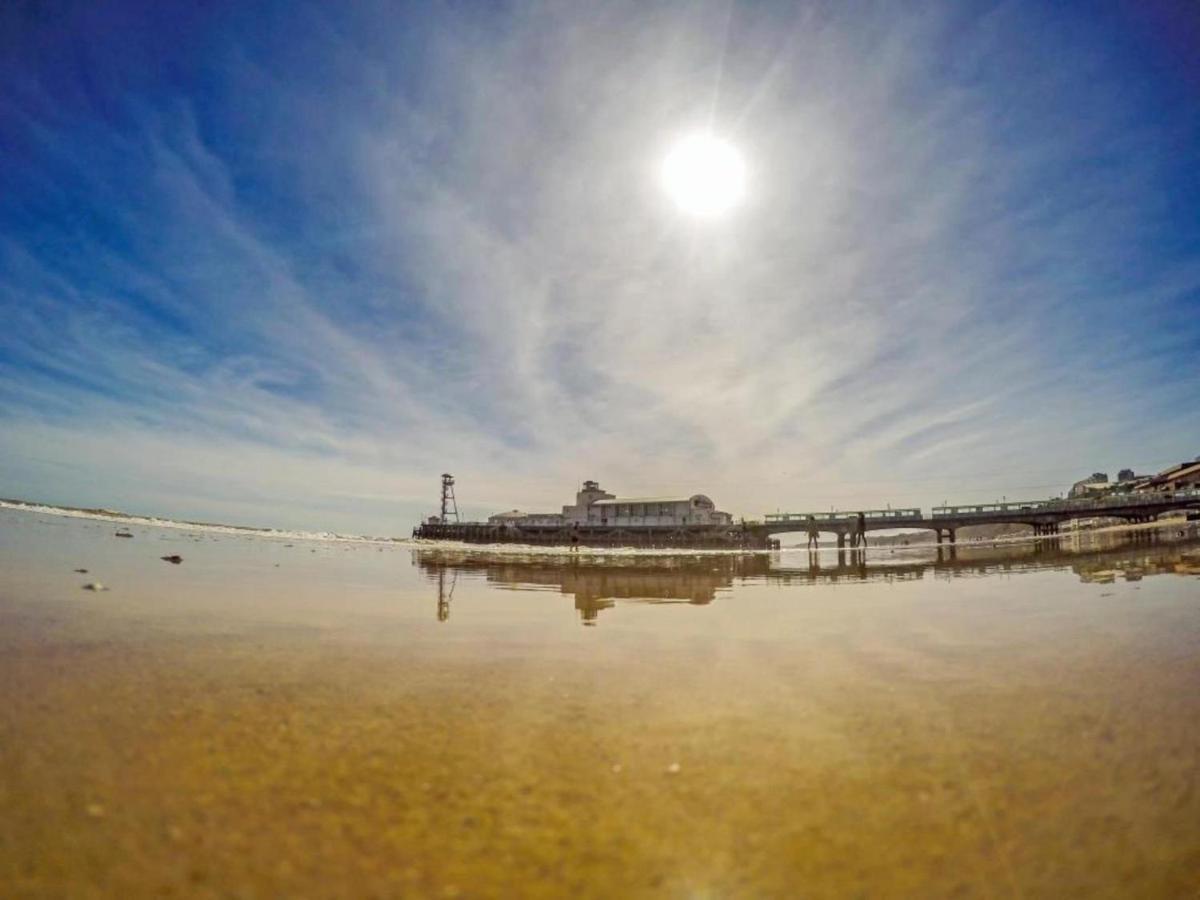Bournecoast - Stylish Flat With Balcony - Sea Views - 10 Min Walk To Beach - Parking - Wifi - Fm8407 ボーンマス エクステリア 写真