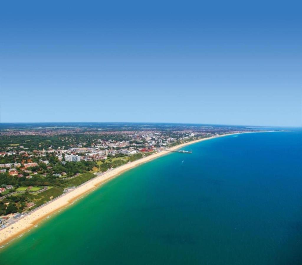 Bournecoast - Stylish Flat With Balcony - Sea Views - 10 Min Walk To Beach - Parking - Wifi - Fm8407 ボーンマス エクステリア 写真
